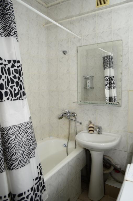 Apartment On Petropavlivs'Ka 90 수미 외부 사진